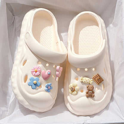 Thick-soled clogs can be worn outside
