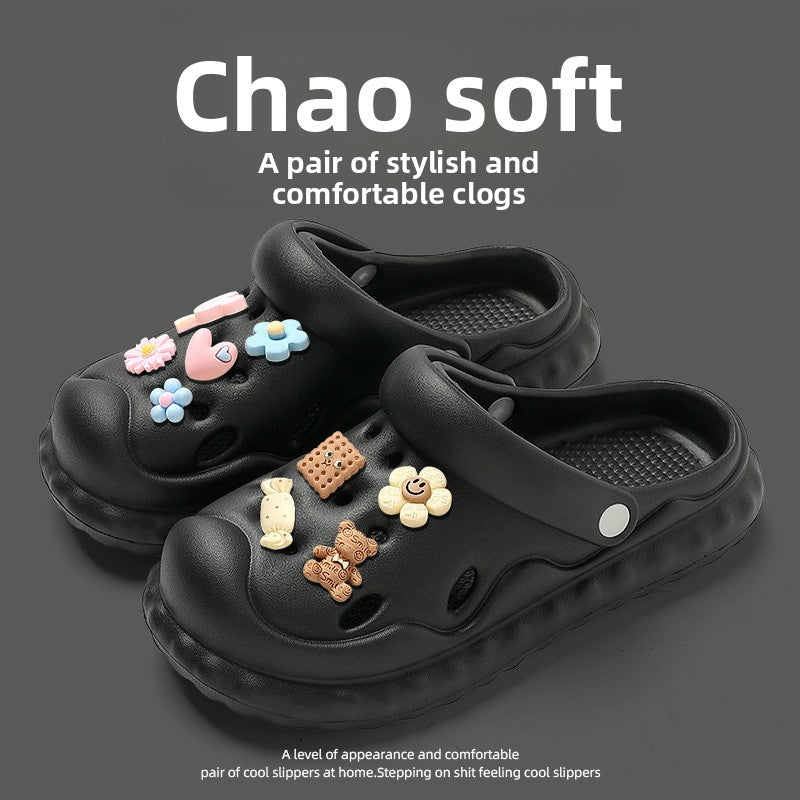 Thick-soled clogs can be worn outside