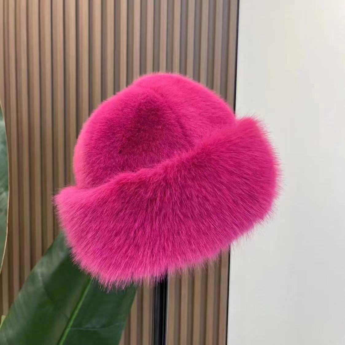 Thickened and warm faux fur fisherman's hat for women
