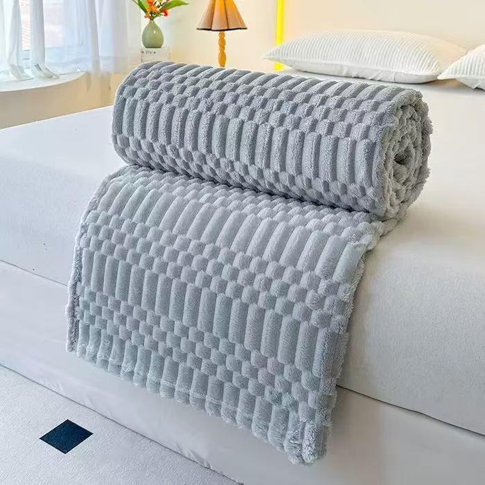 Thickened Golden Beetle Fleece Blanket