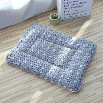Thickened plush cushion