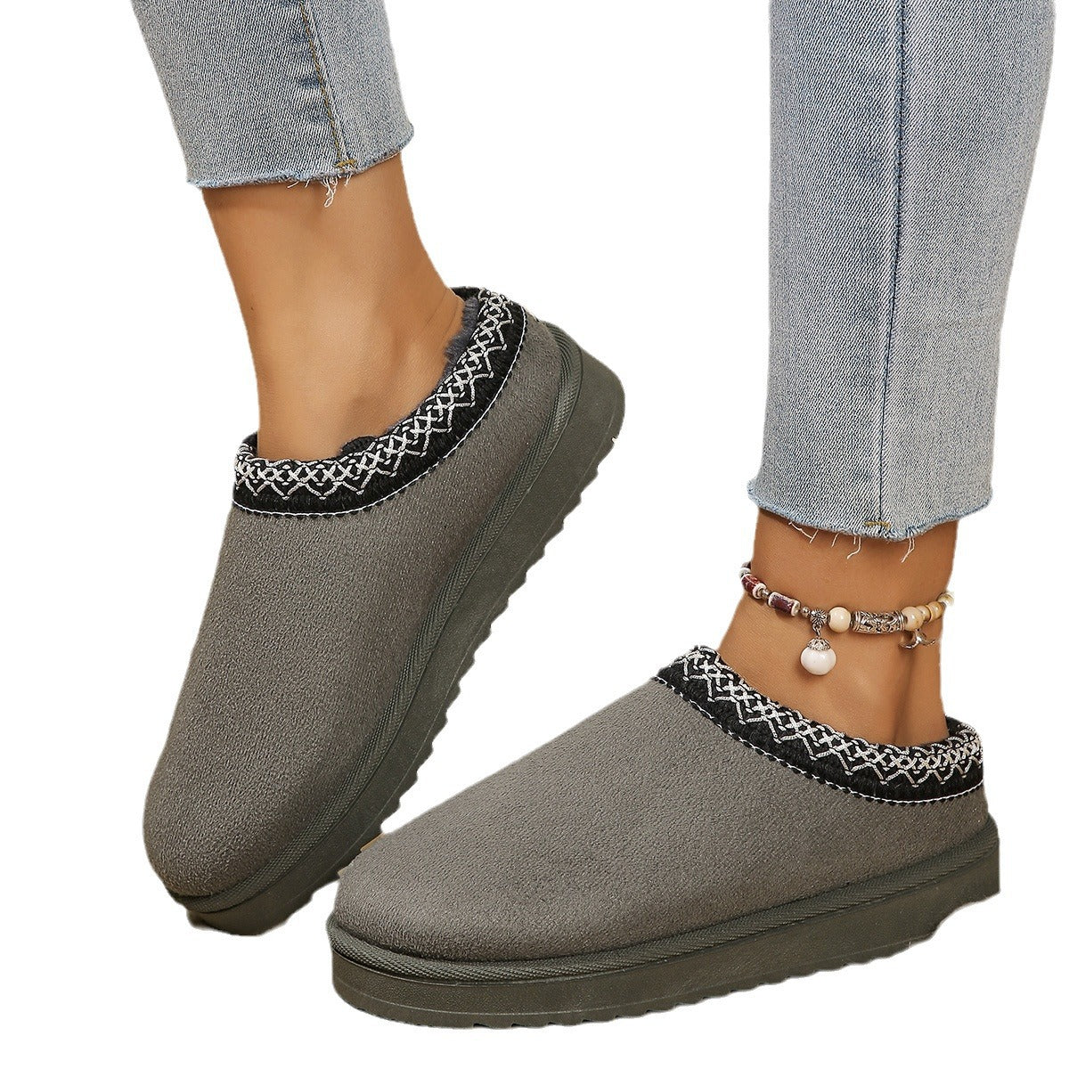 Thickened plush slippers