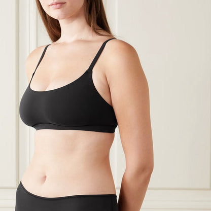 Thin and seamless lingerie for women