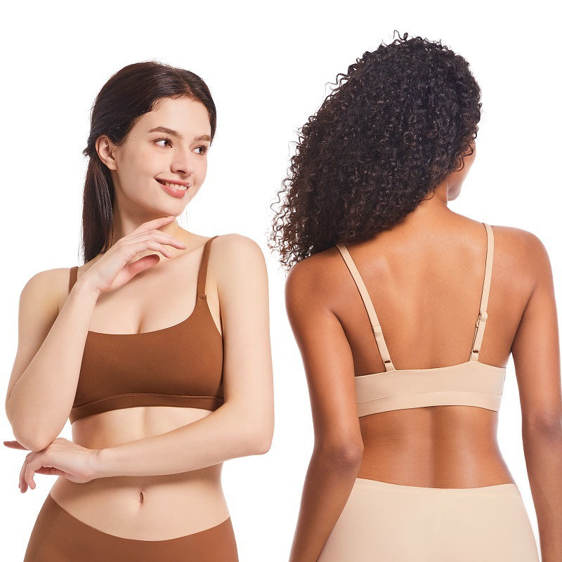 Thin and seamless lingerie for women