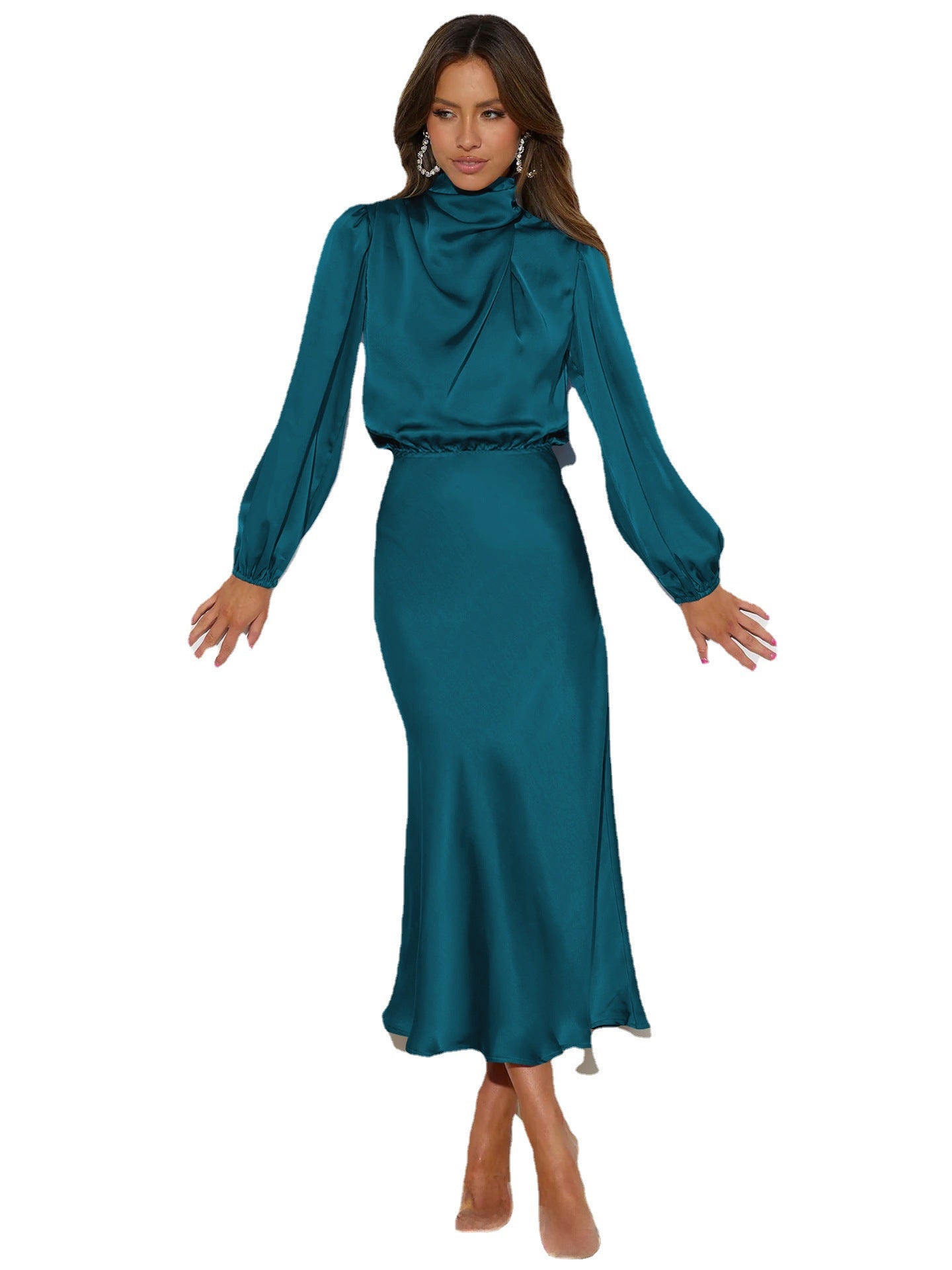 This high-end satin long-sleeved loose dress is an elegant and refined evening dress for women