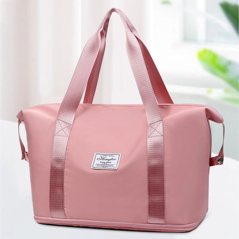 This travel bag has a large capacity and a super large handle
