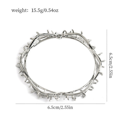 Thorn patterned bracelet