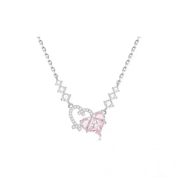 Three-second heart-fluttering necklace, butterfly dream collarbone chain for women.