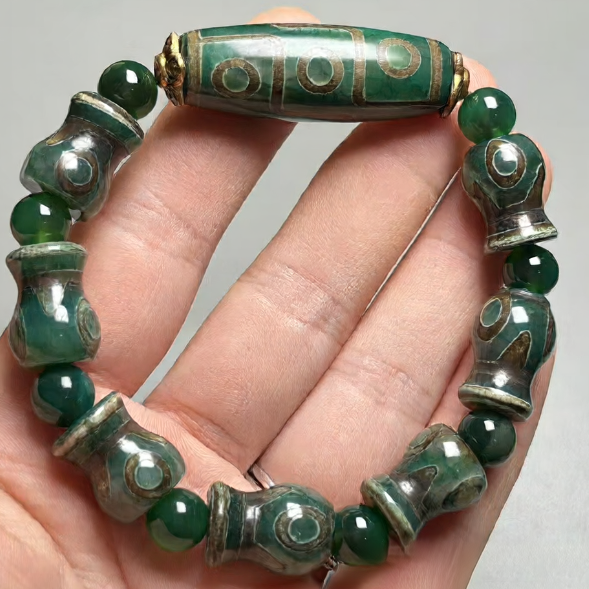 Tibetan Three-Eyed Nine-Eyed Agate Dzi Bead Bracelet
