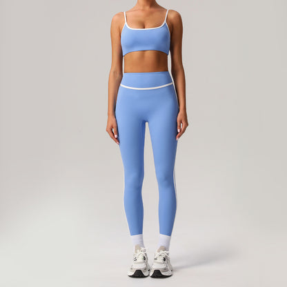Tight-fitting and skin-like yoga set