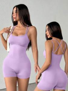 Tight-fitting one-piece shorts
