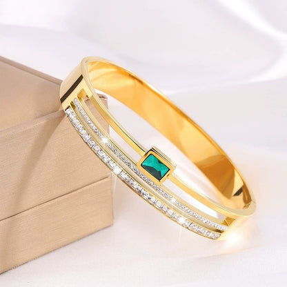 Titanium and steel bracelet set with diamonds