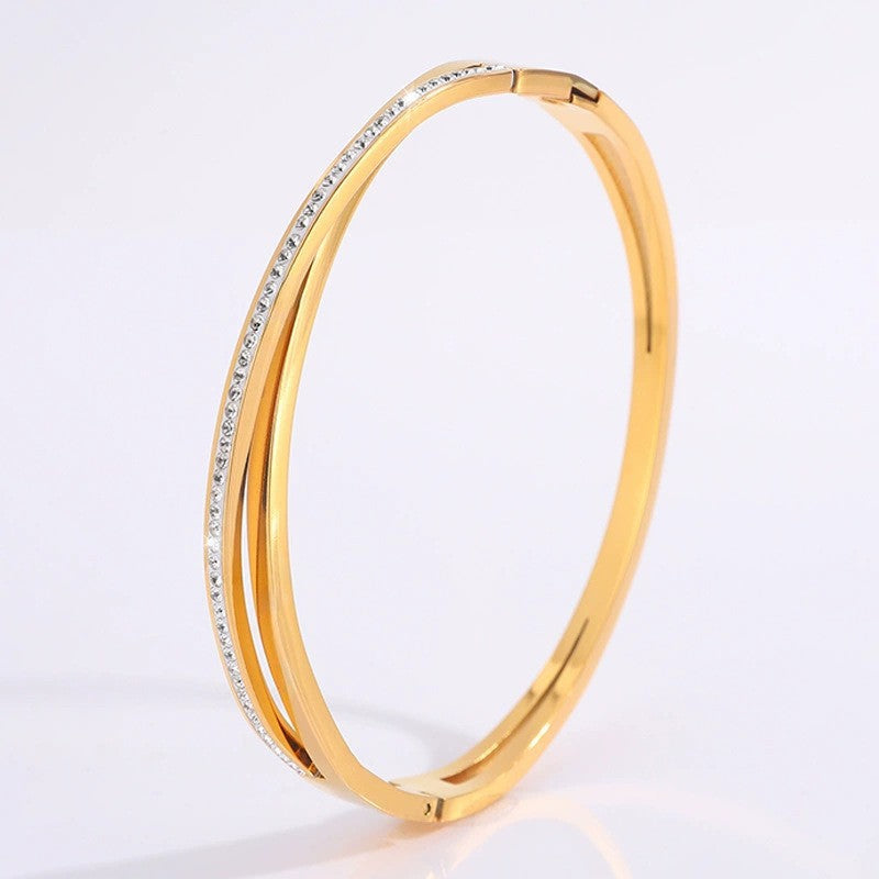 Titanium and steel bracelet set with diamonds