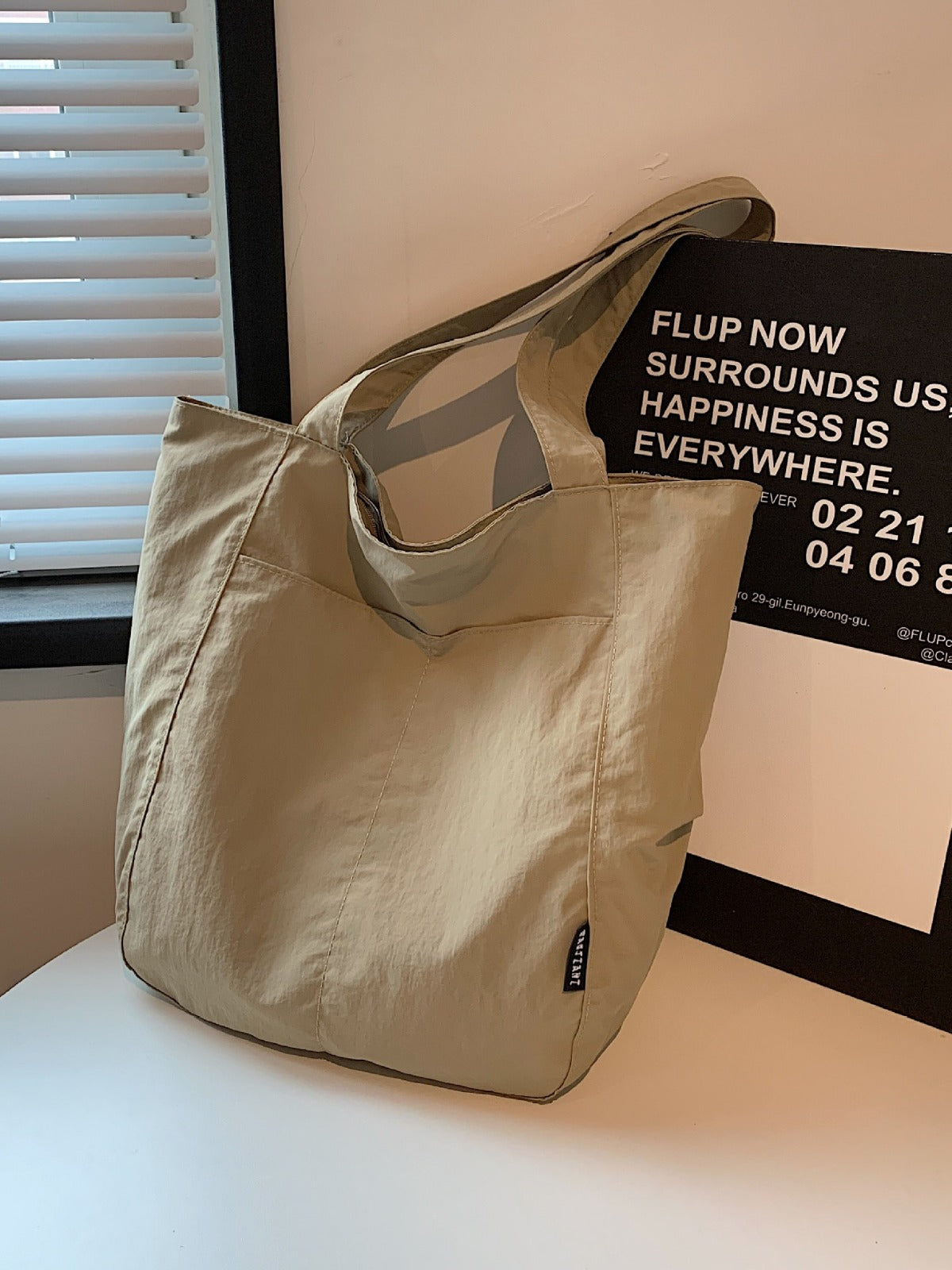 Tote bag