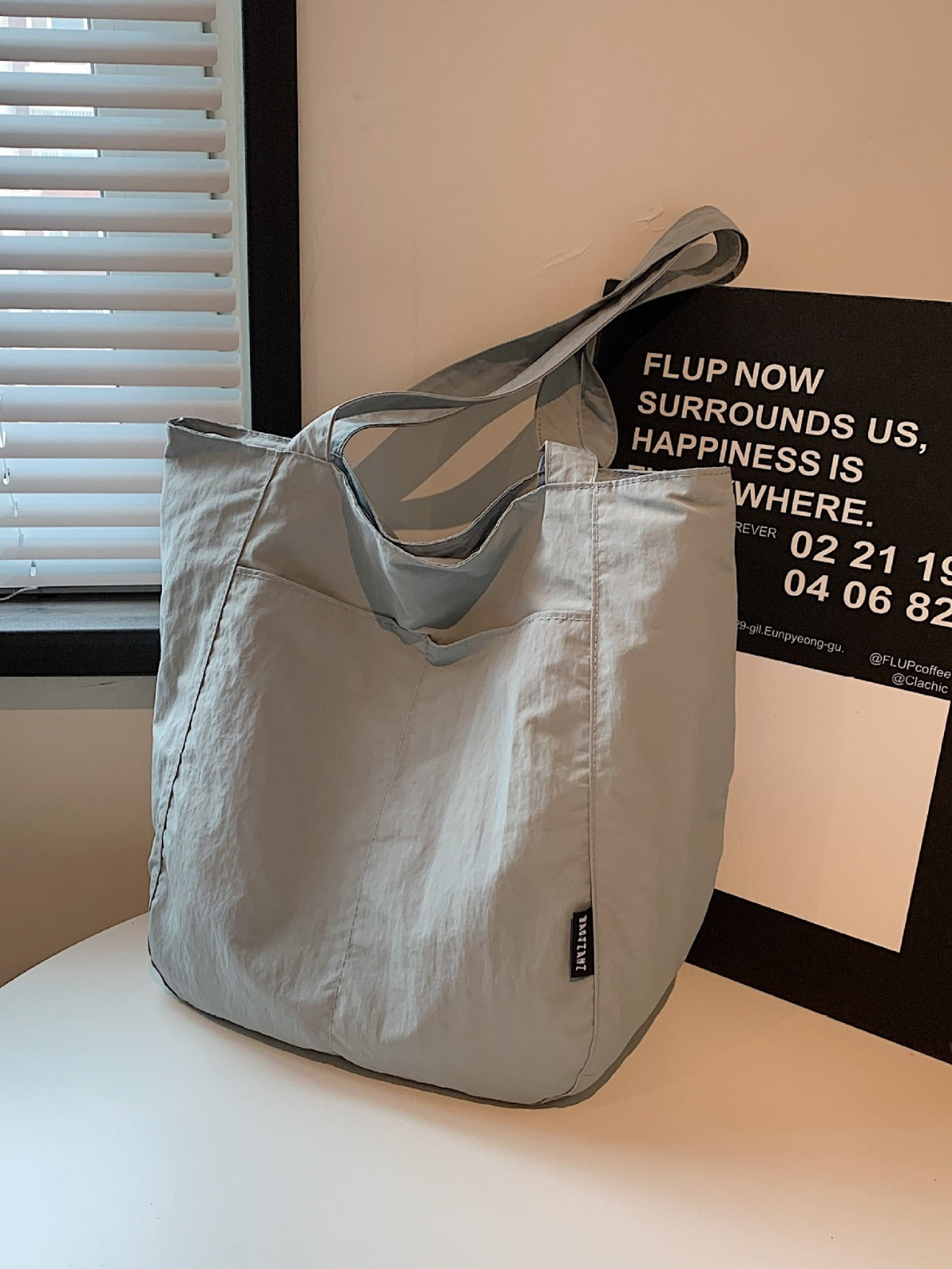 Tote bag