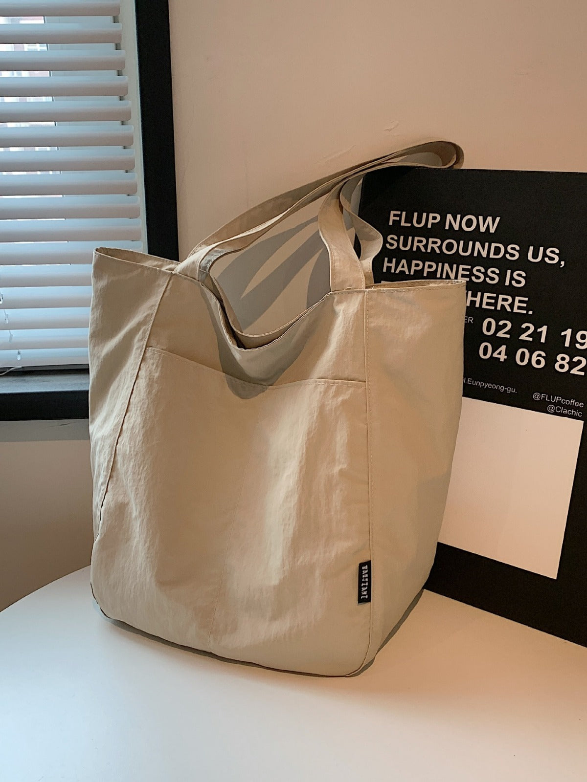 Tote bag