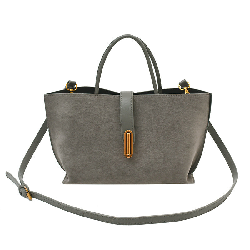 Tote bag with large capacity