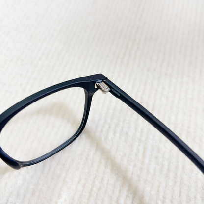 Transparent flat lens myopia glasses
