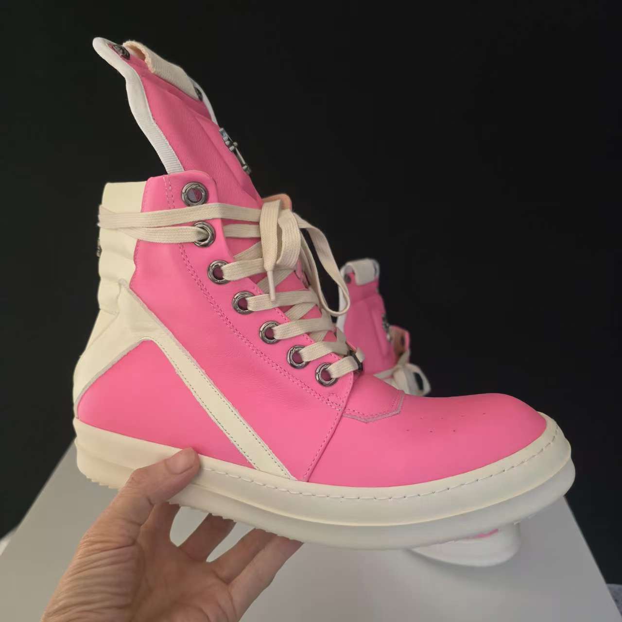 Trendy High-Top Sneakers for Men and Women