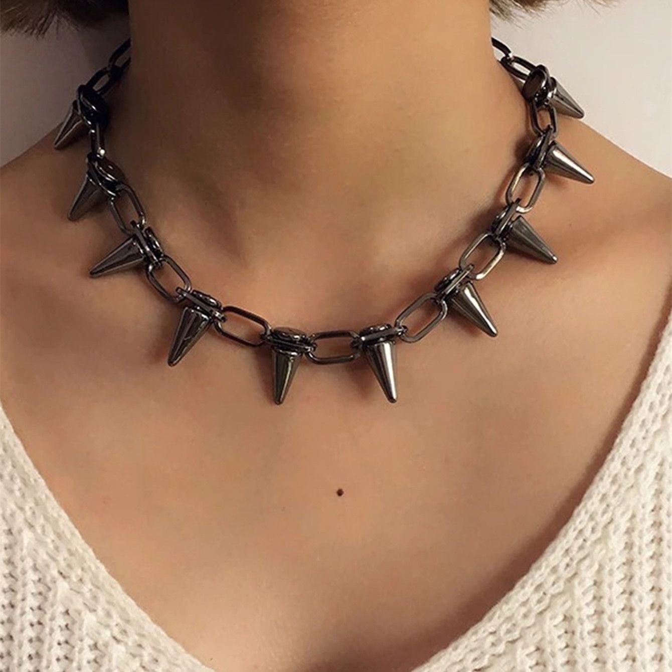 Trendy Personality Punk Hip-Hop Fashion Tassel Rivet Women's Necklace Cross-Border Temperament European and American Cross-Border Direct Sales Chain