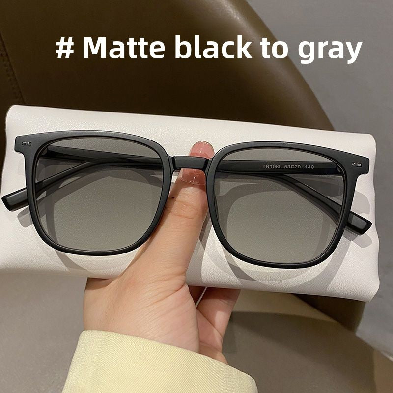 Trendy photochromic glasses