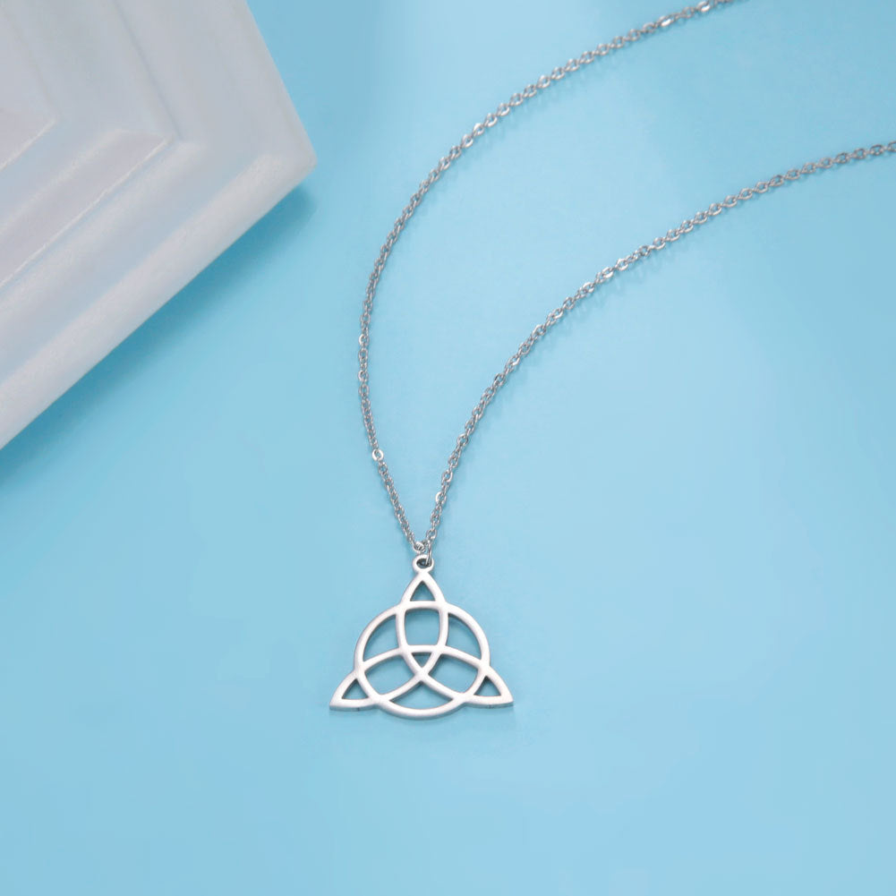 Triangular circular necklace