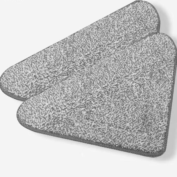 Triangular flat mop