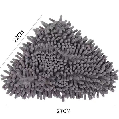 Triangular flat mop