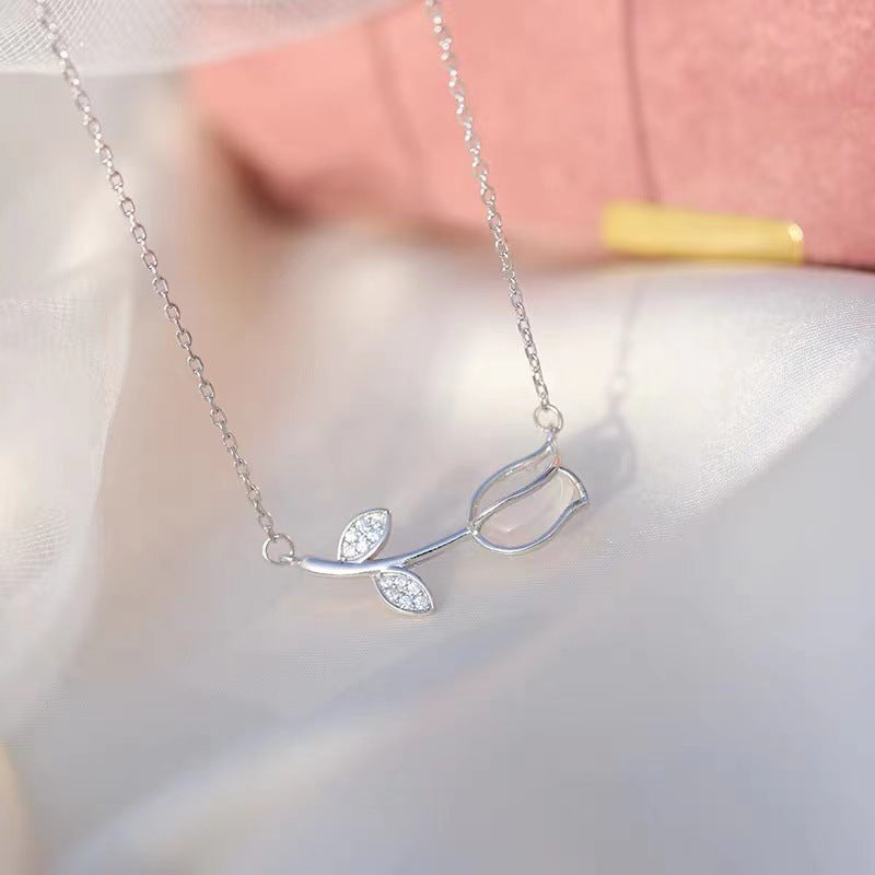 Tulip necklace