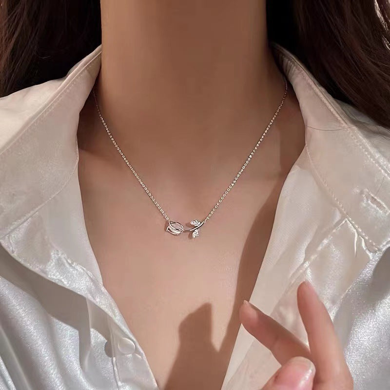 Tulip necklace