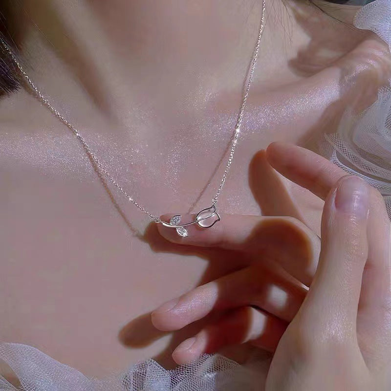 Tulip necklace