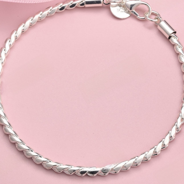 Twisted snake chain bracelet