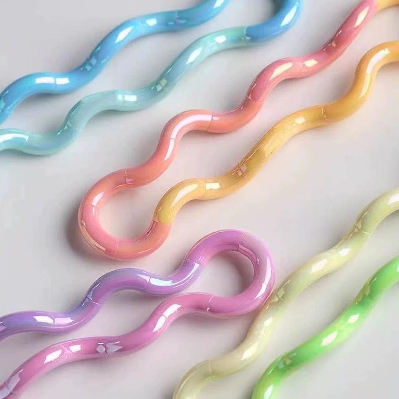 Twisty stress-relieving training toys