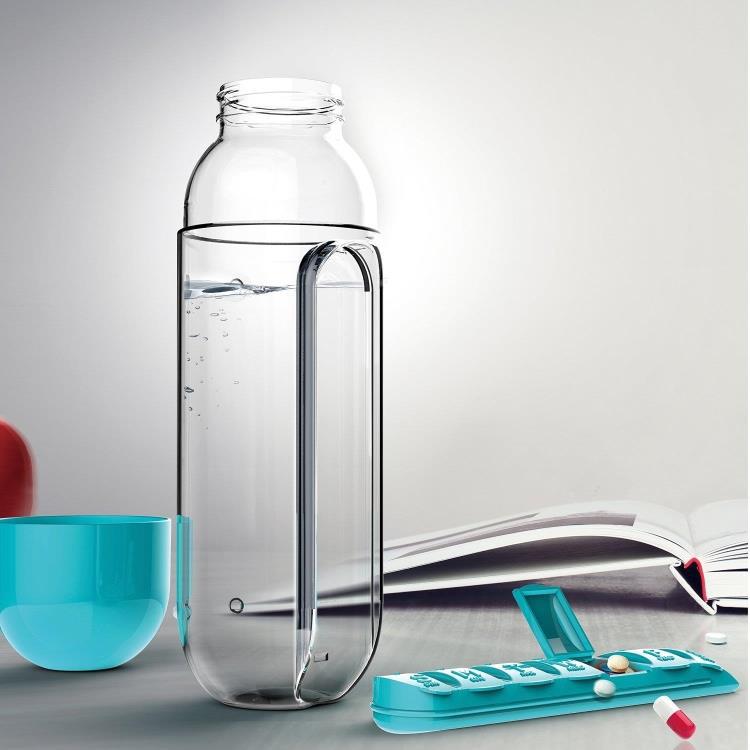 Two-In-One Water Cup with 7 Compartment Pill Organizer