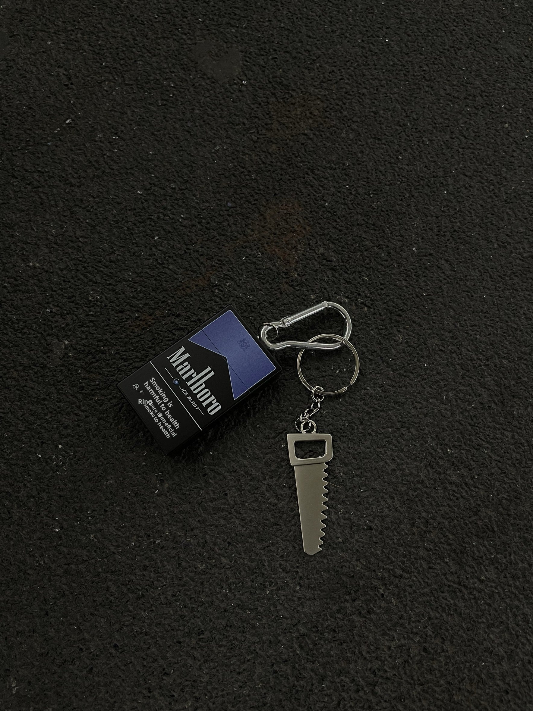 Ultra-cool portable tube case for street carry