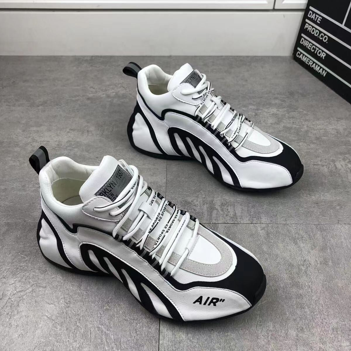 Ultra-light and fashionable sports shoes