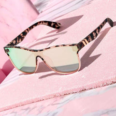 Black frame, gray lens