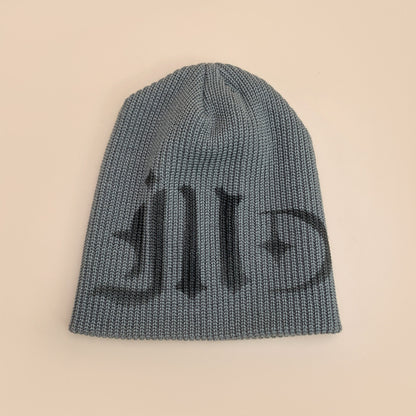 Unisex knitted beanie for warmth