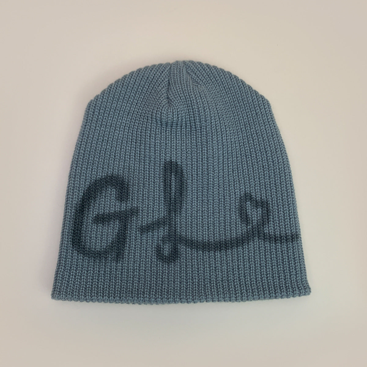Unisex knitted beanie for warmth
