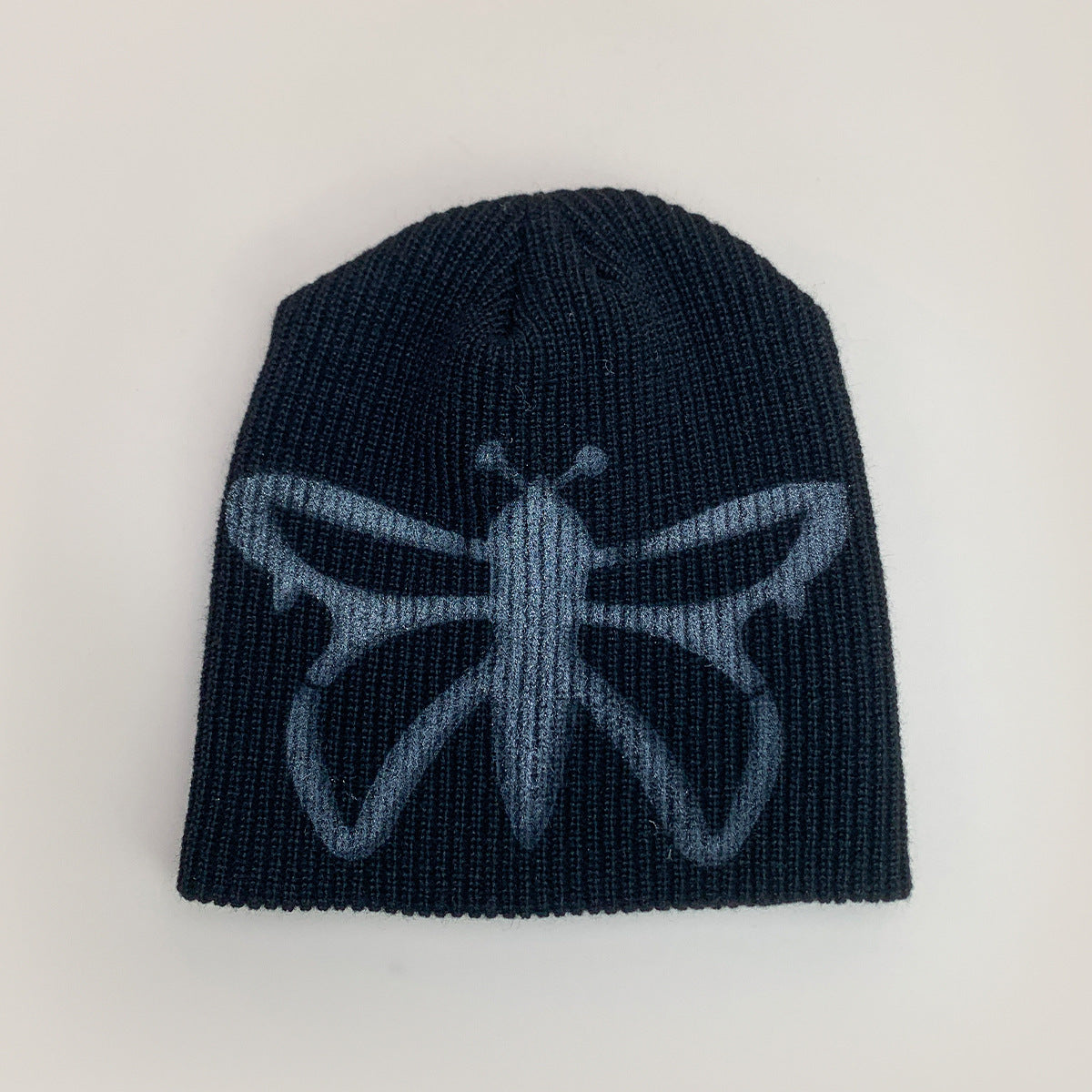 Unisex knitted beanie for warmth