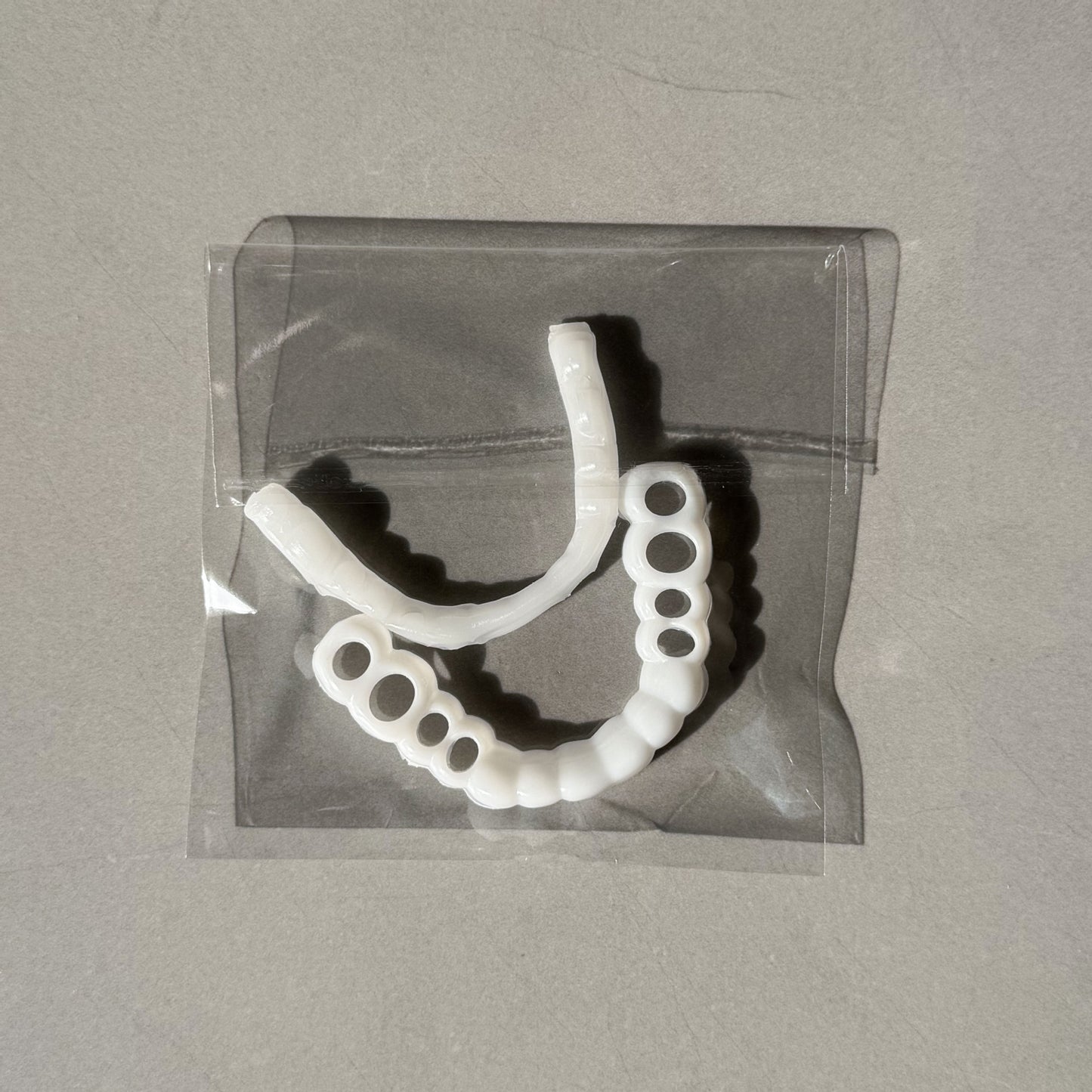 Upper and lower teeth simulation braces