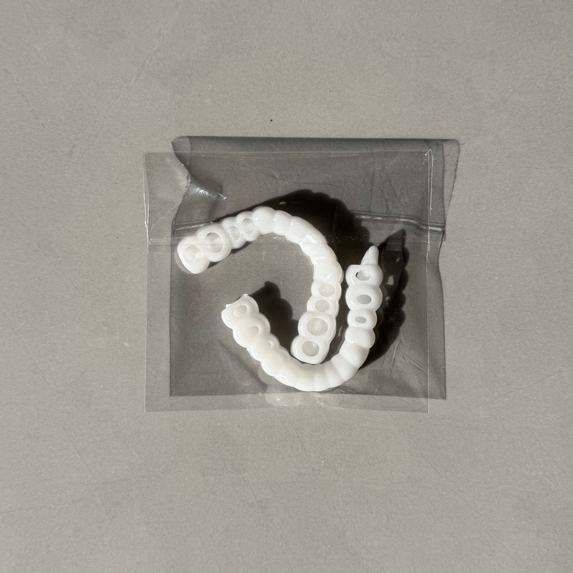 Upper and lower teeth simulation braces