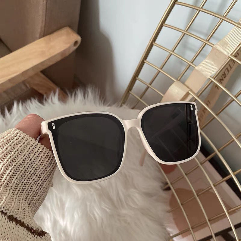 UV-resistant glasses
