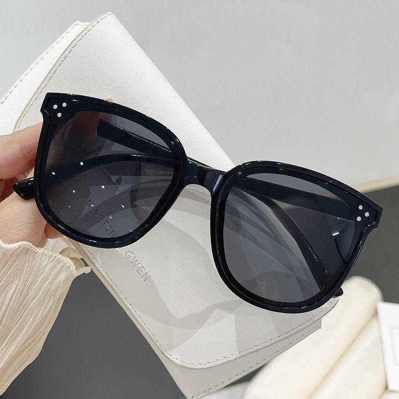 UV-resistant glasses