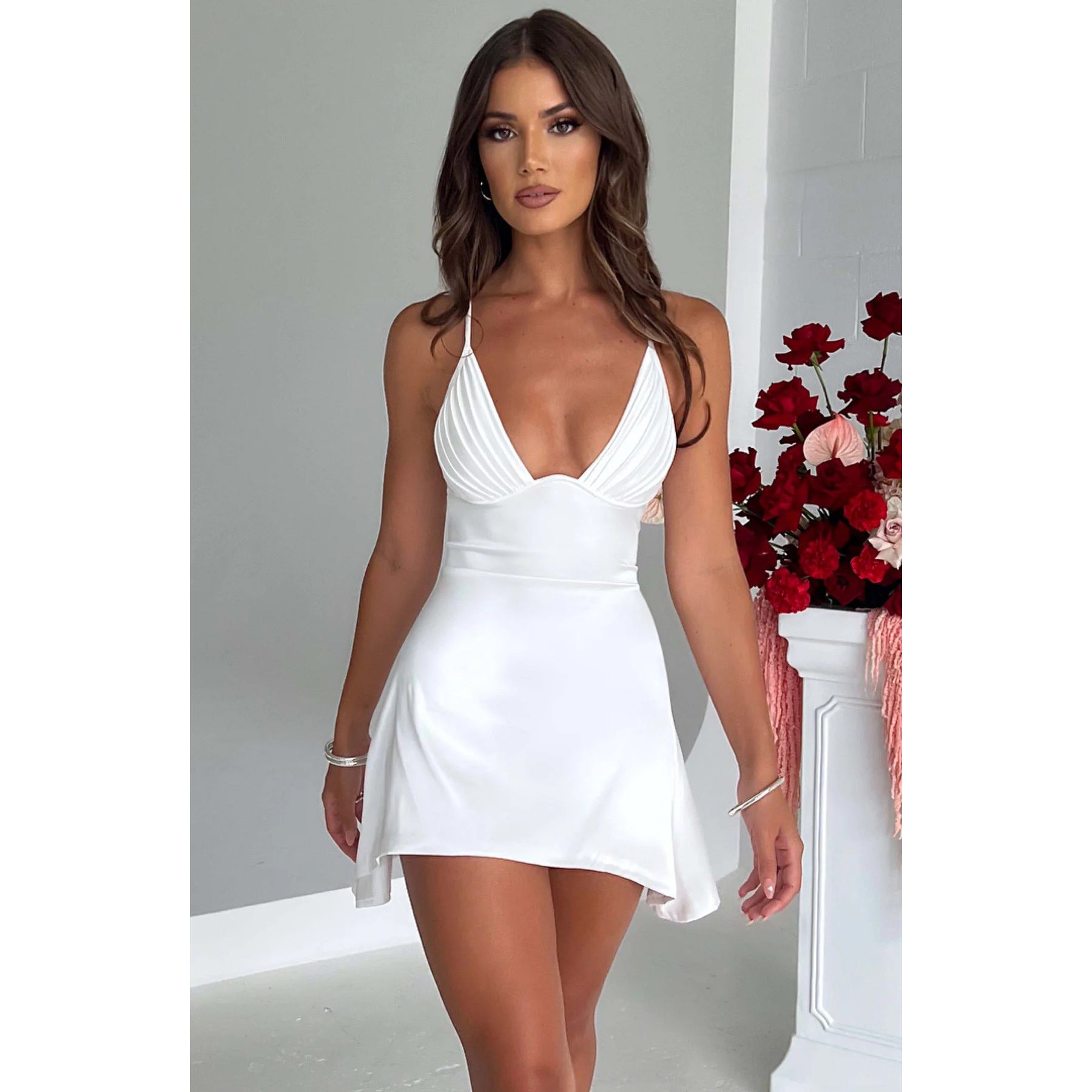 V-neck backless solid-color bandeau dress