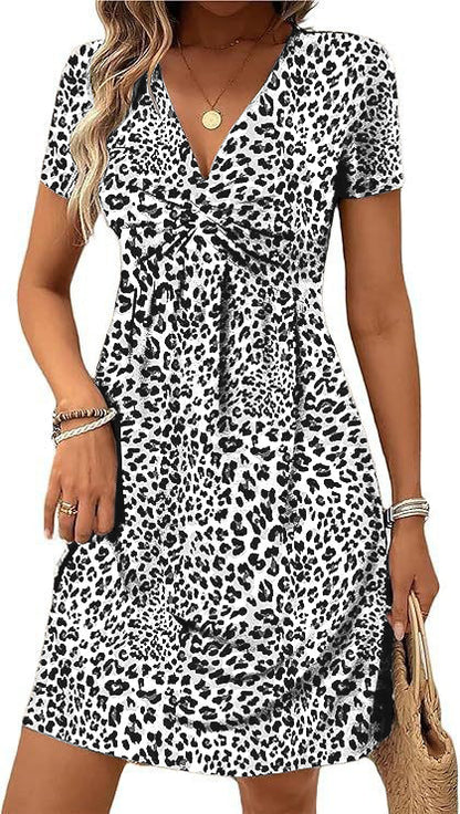 V-neck design sense chest kink pleated waist dress