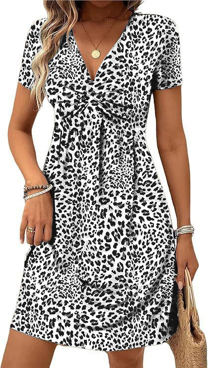 V-neck design sense chest kink pleated waist dress