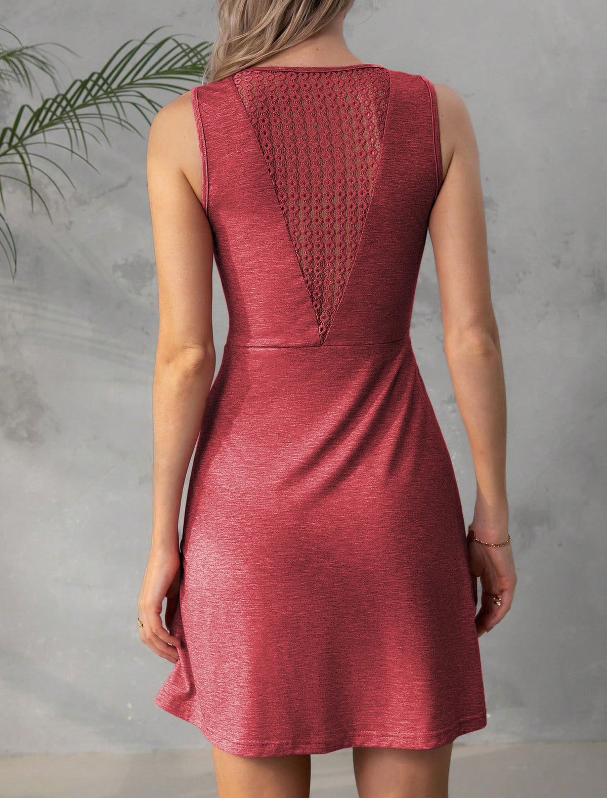 V-neck design sense chest kink pleated waist dress