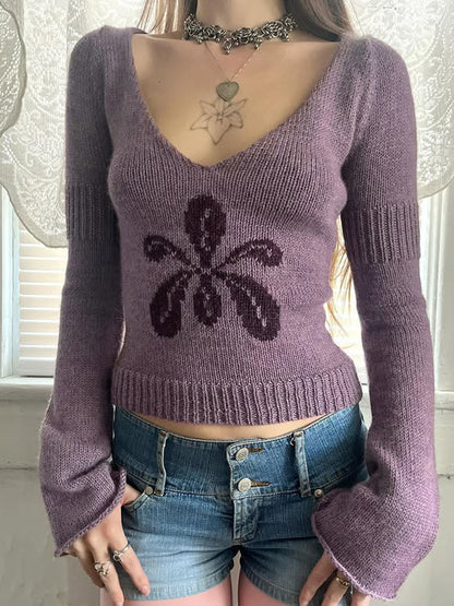 V-neck fitted sweater