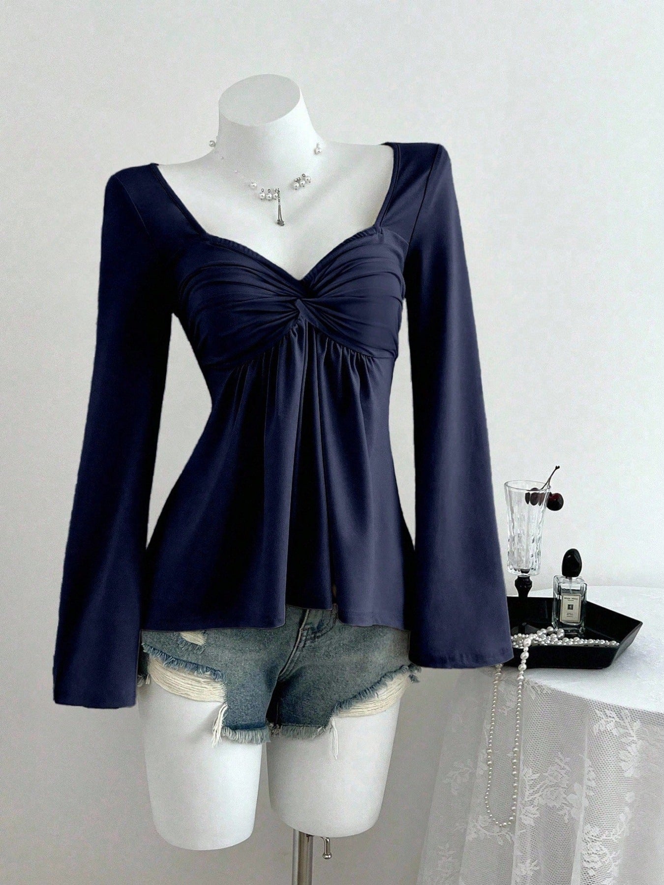 V-neck long-sleeve elegant T-shirt